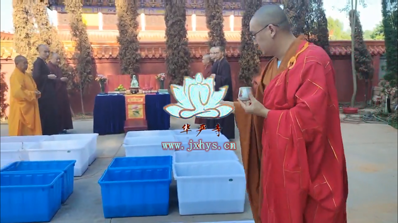 华严寺第26期放生、拜月、供灯祈福法会圆满